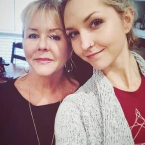 Meet your Posher, Dana